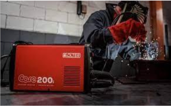 SOLDADOR INVERTER CORE 200 DI CON PINZAS Y MALETIN SOLTER - Imagen 4